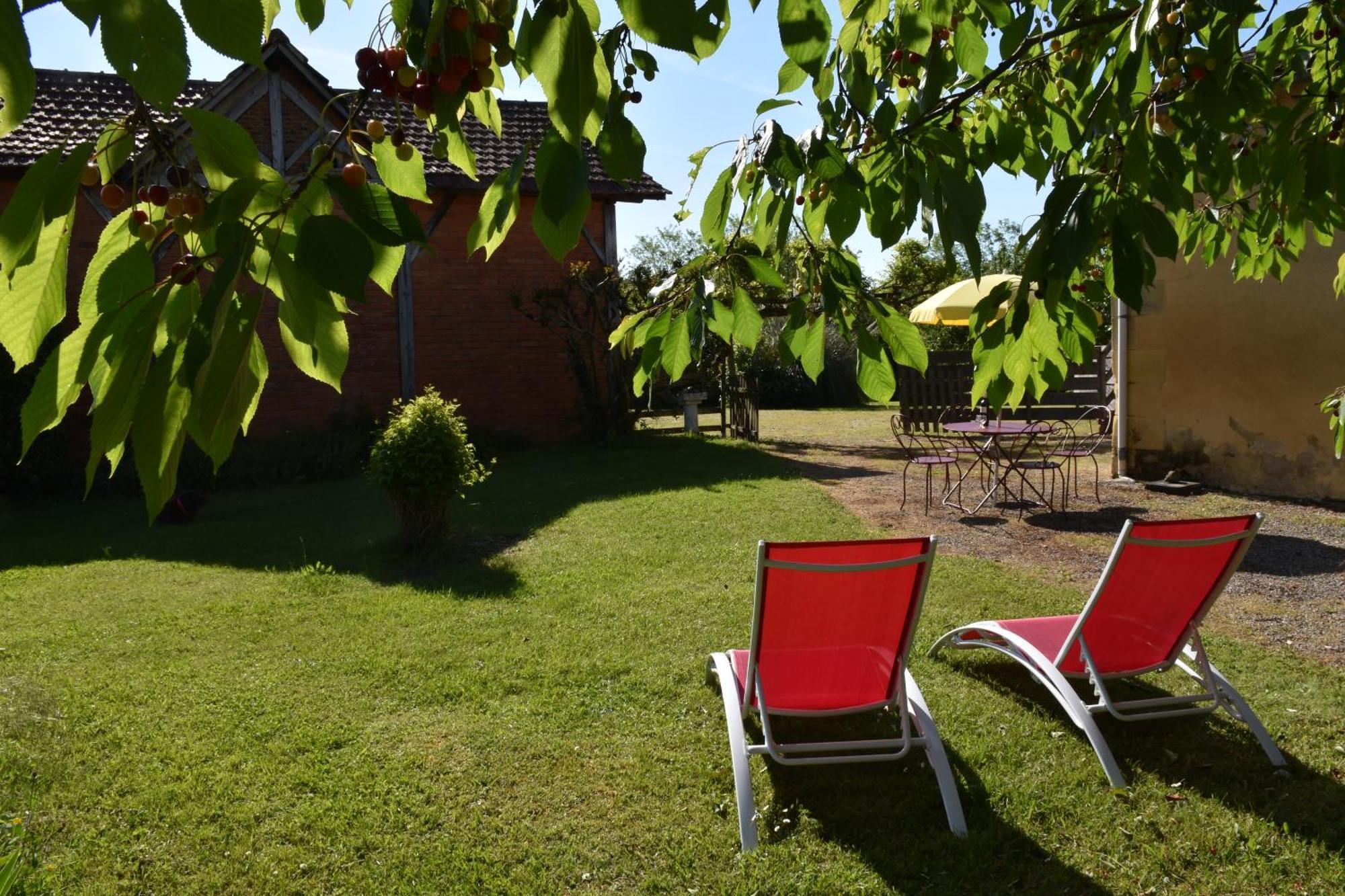 3 gites à la campagne - Bergerac à 5mn - Domaine de Bellevue Cottage Lembras Esterno foto